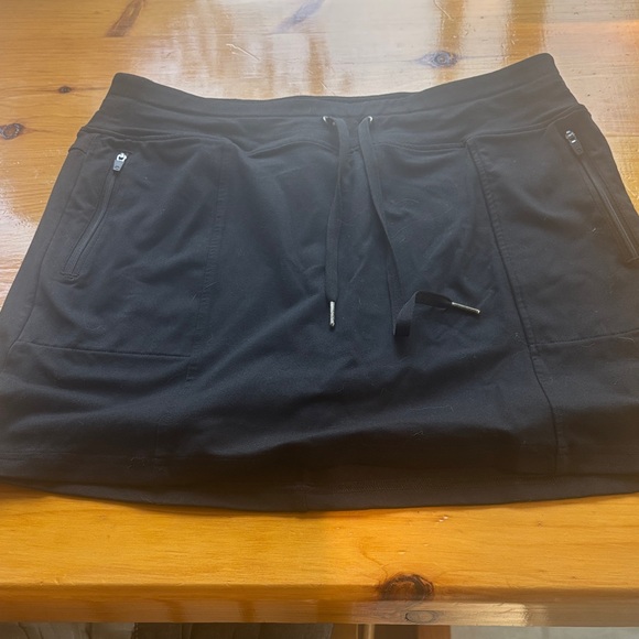 Reitmans Dresses & Skirts - Reitmans Black Mini Skirt with Zip Pockets